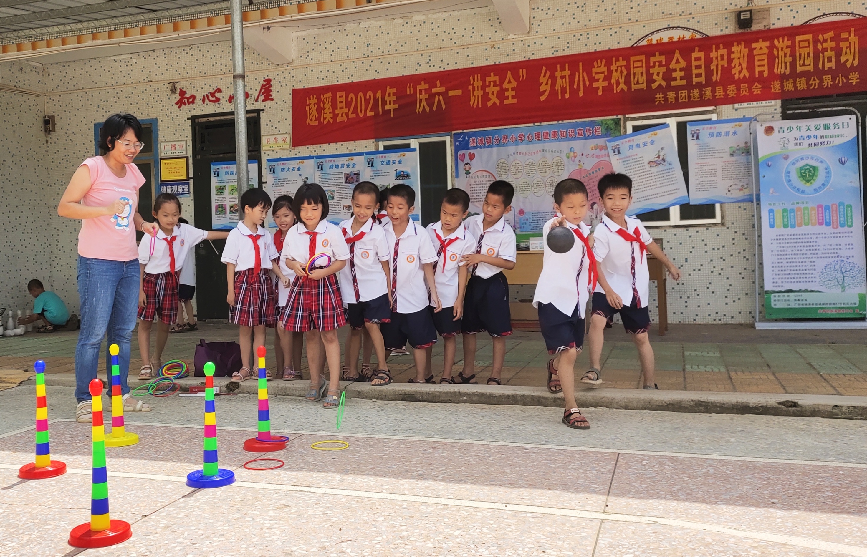 時間：2021年5月31日；地點(diǎn)：分界小學(xué)；主辦單位：團(tuán)縣委；活動主題：遂溪縣2021年“慶六一 講安全”鄉(xiāng)村小學(xué)校園安全自護(hù)教育游園活動2.jpg