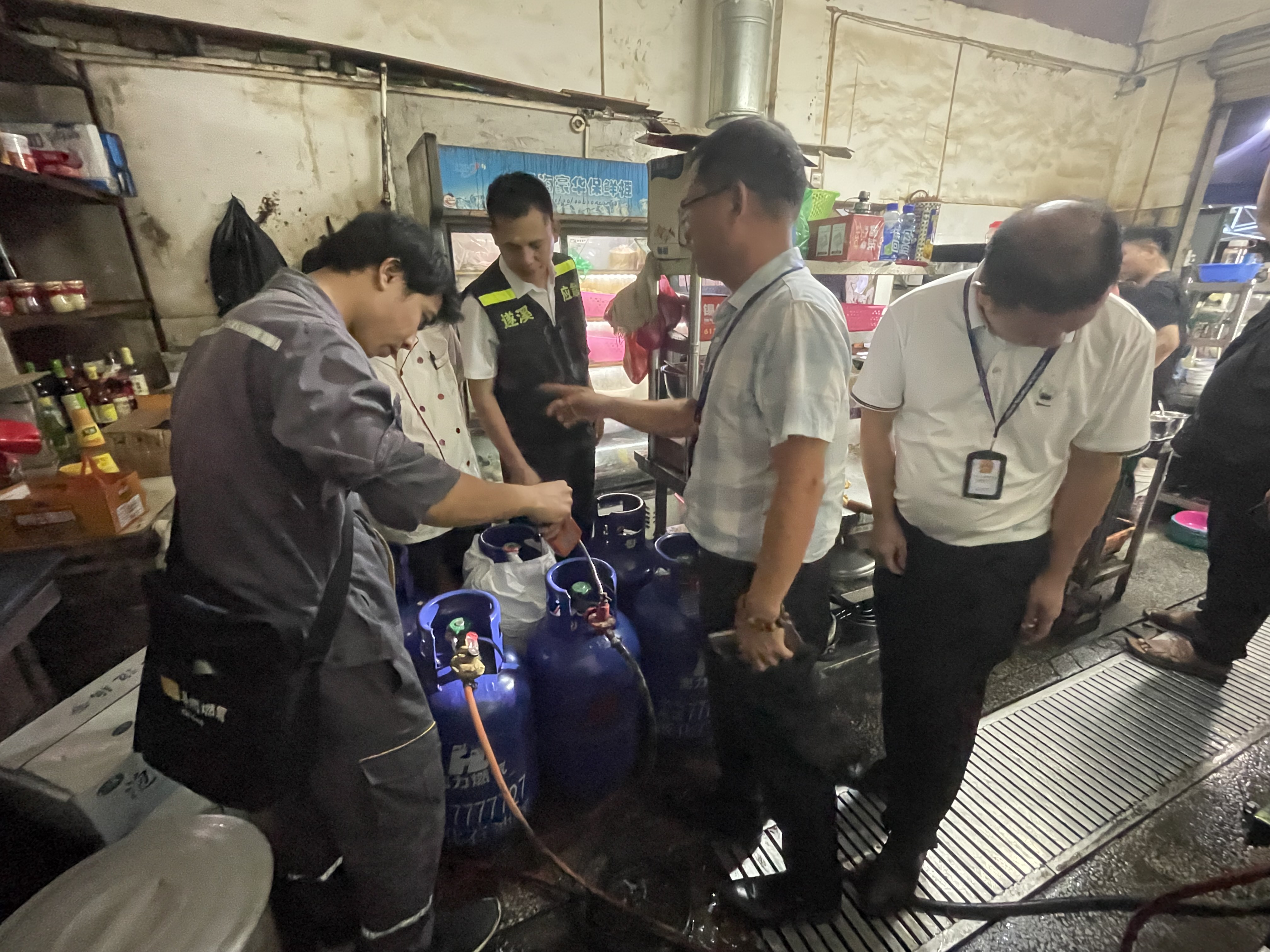 擰緊燃氣“安全閥遂溪縣迅速開展1.png