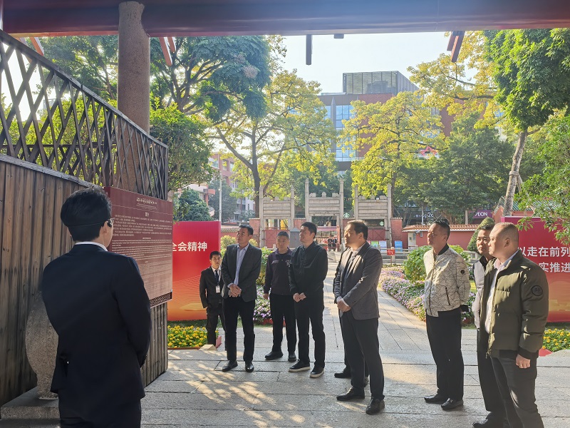 3 走進紅色舊址.jpg