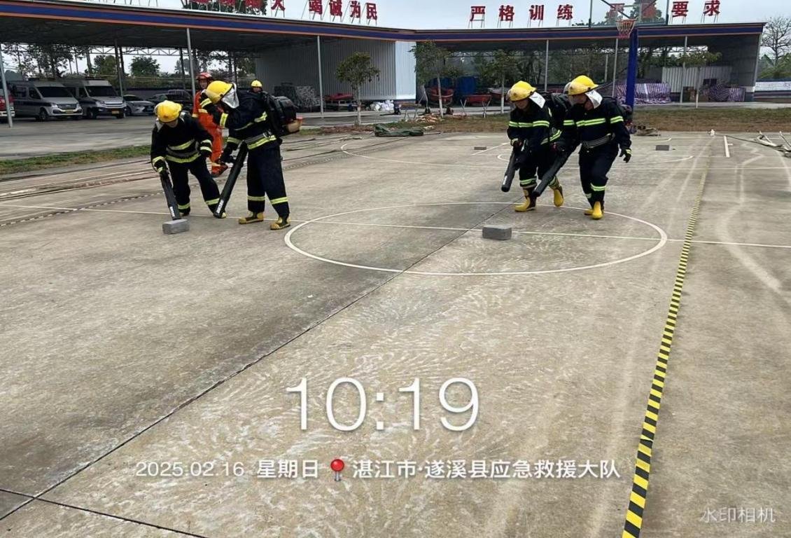 遂溪縣開展2025年基層半專業(yè)森林消防員實(shí)戰(zhàn)技能培訓(xùn)2.png