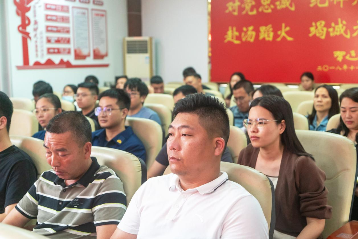 遂溪縣應(yīng)急管理局舉辦人工智能實(shí)操培訓(xùn)班5.png