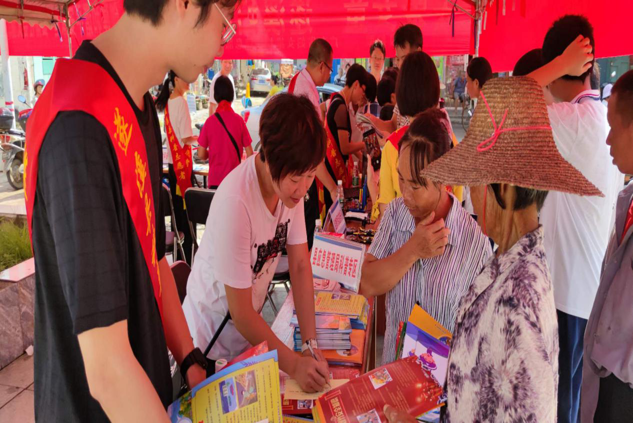 遂溪縣應(yīng)急管理局開展全國(guó)科普日4.png