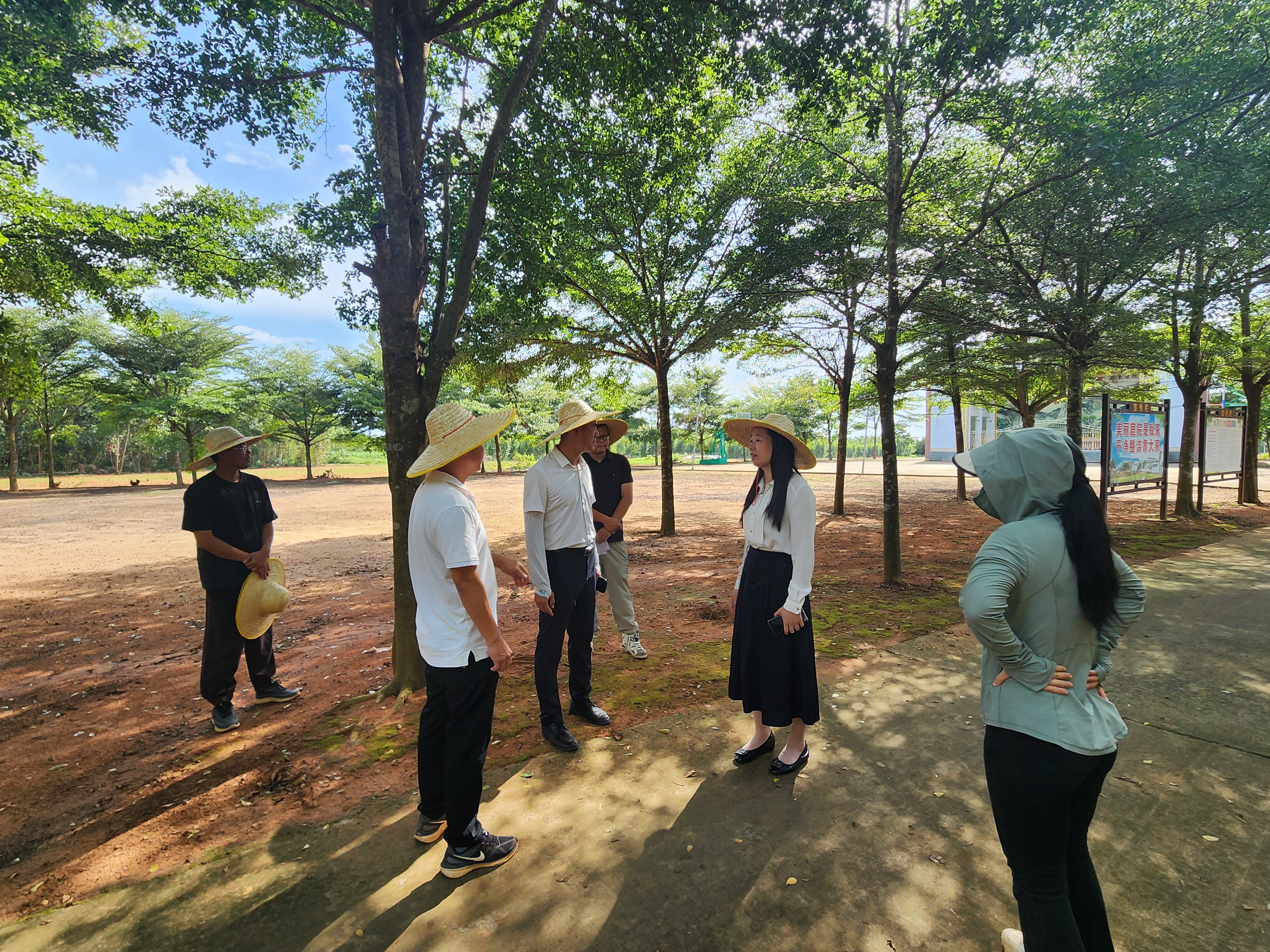 縣領(lǐng)導(dǎo)到江洪鎮(zhèn)督導(dǎo)“百千萬工程”、軟弱渙散黨組織整頓等工作