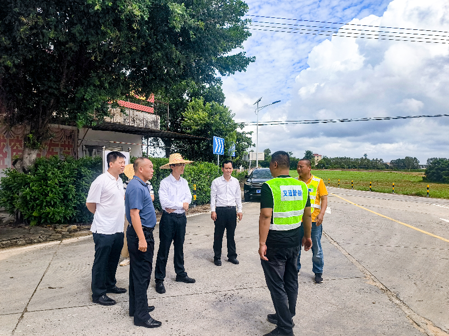 沈東宇到城月鎮(zhèn)調(diào)研督導(dǎo)節(jié)前安全生產(chǎn)和“百千萬(wàn)工程”典型鎮(zhèn)（村）培育等工作