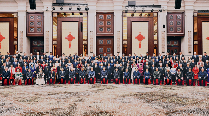 習(xí)近平：中華民族共同體的形成和發(fā)展是人心所向、大勢(shì)所趨、歷史必然